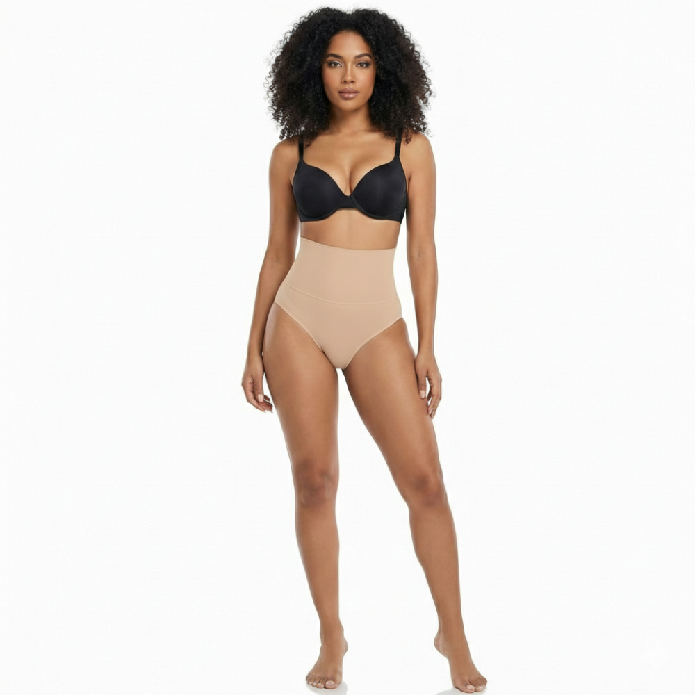 Sous-vêtement tanga beige, lissage discret